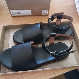 The Madewell Noelle Ankle-Strap Flat